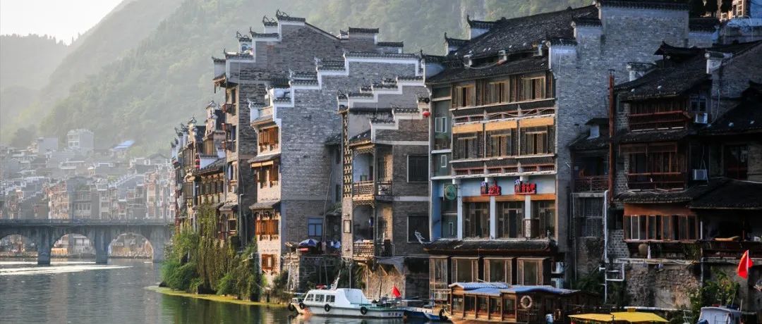 中国最“隐秘”的城市，比大连惬意，比厦门浪漫，海鲜吃到撑，养老NO.1-背包猫