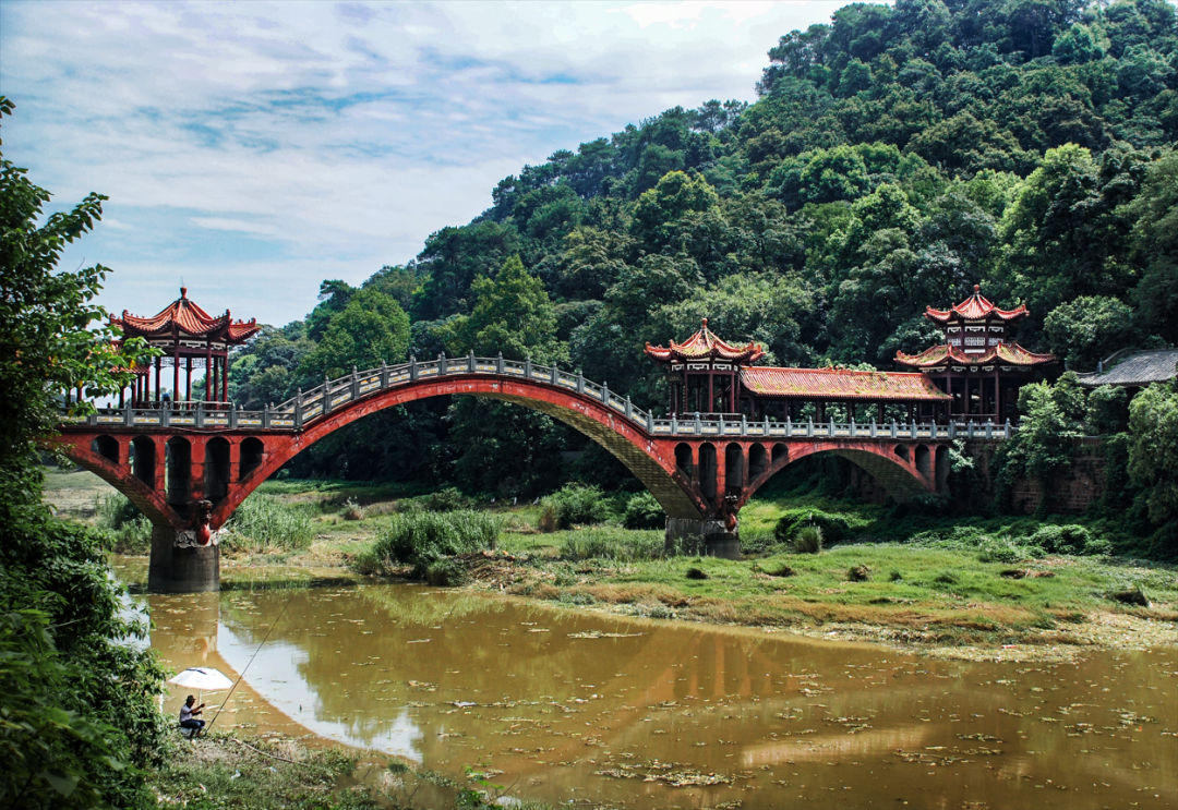 四川最佛系的城市，距离成都1小时，两大景区频登央视，美食比成都好吃数倍！插图