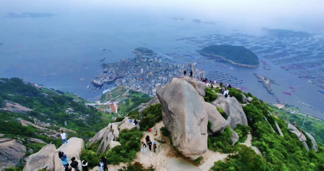 比鼓浪屿人少，撞脸世界热门海湾的冷门渔村！童话般、蓝到惊人的玻璃海，还有价格低到离谱的海鲜，趁不火快去！插图3